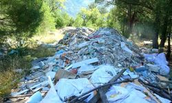 Ormanlık alanlara atılan moloz ve inşaat atıklarına vatandaş tepkisi