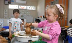 Osmangazi Belediyesi kreşlerinde çocuklar toprağa şekil verdi