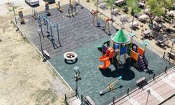 Şehzadeler'in parklarında yenileme çalışmaları devam ediyor