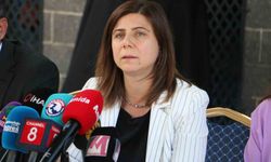 Sur'da kaldırım işgallerinin önüne geçme ve yayalaştırma çalışmaları sürüyor