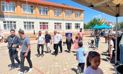 Tavşanlı'da okulda hayır çarşısı düzenlendi