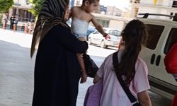 Üzerine kaynar çay dökülen çocuk hastaneye kaldırıldı