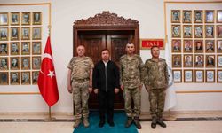 Vali Aydoğdu, komutanları makamında ağırladı