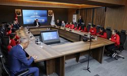 Vali Aydoğdu, Türkiye Şampiyonası'na hazırlanan futsal takımını ağırladı