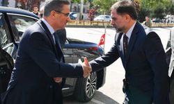 Vali Baruş'tan Yakutiye Belediyesi'ne çalışma ziyareti