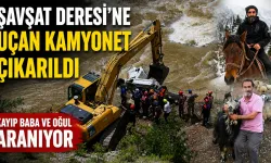 Deresiye uçan kamyonet çıkarıldı, baba ve oğul aranıyor