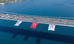 15 Temmuz'un sembolü Kırmızı Beyaz: 5 dev köprü Türk bayraklarıyla donatıldı