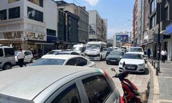 Adana'nın caddeleri açık otoparka döndü