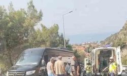 Ağabeyinin kullandığı araçtan kazada yola savrulan genç hayatını kaybetti