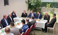 Ağrı Valisi Bozkurt'tan 15 Temmuz gazisi Yusuf Balıkçı'ya evinde ziyaret