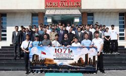 Ağrı'dan tarih ve değerler yolculuğuna ilk öğrenci kafilesi uğurlandı