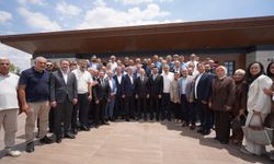AK Parti Kayseri Teşkilatı, görevdeki 500. gününü istişare toplantısıyla taçlandırdı