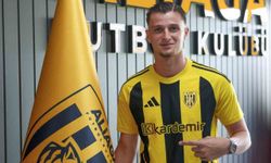 Aliağa FK'da bir imza, iki veda