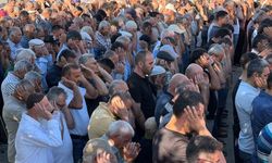 Almanya'dan memleketlerine giderken kazada ölen 3 kişi son yolculuğuna uğurlandı