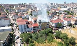 Avcılar'da korkutan çatı yangını
