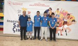 Badmintonda çifte zafer