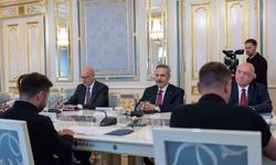 Bakan Fidan, Ukrayna Devlet Başkanı Zelenskiy ile bir araya geldi