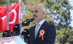 Bakan Uraloğlu: 'Ayasofya ile yaşıt 1500 yıllık Sangarios Köprüsü'nü şehrimizin simgesi olarak yeniden canlandırdık'