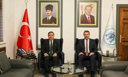 Bakan Yardımcısı Ayhan'dan Erzincan Valiliği'ne ziyaret