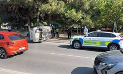 Bakırköy'de kontrolden çıkan otomobil takla attı: 1 yaralı