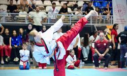 Balıkesır'de 15 Temmuz ruhu ile taekwondo poomsae heyecanı başladı