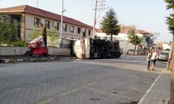 Balya'da akaryakıt dolu tanker devrildi