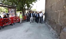 Başkan Büyükkılıç'tan Cumhuriyet Meydanı'ndaki büyük dönüşüme yakın takip