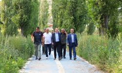 Bayburt'ta doğa yürüyüşü ve fidan dikimi yapıldı