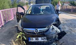 Bilecik'te iki otomobil kafa kafaya çarpıştı: 1 yaralı