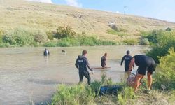 Bulanık'ta kahreden olay: Çaya düşen iki kardeşten biri yaşamını yitirdi, diğeri kayıp