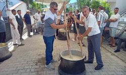 Burhaniye'de keşkek dövme geleneği devam ediyor