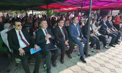 Çamelili öğrenciler kardeş okulun mezuniyet coşkusuna ortak oldu