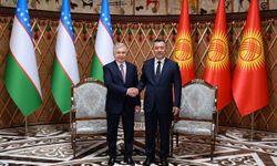 Caparov'dan Mirziyoyev'e birinci derece 'Manas' nişanı