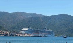 Dev yolcu gemisi Marmaris'e 5 bin yolcu ve mürettebatıyla demir attı