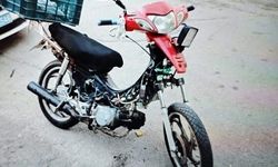 Ehliyetsiz, plakasız ve şase numarası kazınmış motosikleti kullanan sürücüye 88 bin 500 liralık ceza