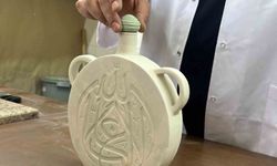El ile şekillendirilen seramiğin fırından çıkıp son halini alması 1 hafta sürüyor