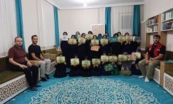 Emirdağ'da Aziziye Kız Hafızlık Kur'an Kursu öğrencilerine 'Ebru Sanatı' ve 'Kaligrafi' etkinliği' ilgi gördü