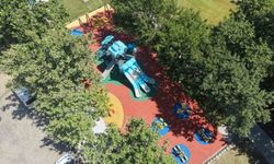 Esenyurt'ta parklar yenileniyor, çocuklar güvenle oynuyor
