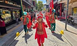Geleneksel şölende 104 çocuk erkekliğe ilk adımını attı