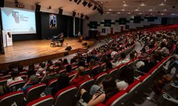 Genç piyanist Defne Sözen'den çifte şampiyonluk