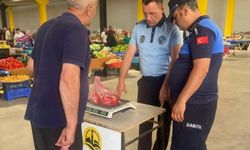 Kapalı halk pazarı otoparkı hizmete açıldı