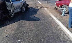 Kayseri'de 2 otomobil çarpıştı: 1 ölü, 6 yaralı