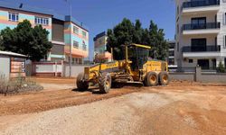 Kepez'den Demirel Mahallesi'nde 5 bin 170 metrelik sathi asfalt çalışması
