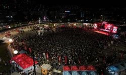 Kocaeli'de on binler Milli İrade Meydanı'nı doldudu