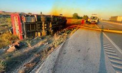 Kontrolden çıkan kamyon devrildi: 1 yaralı