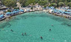Mersin'de plajlar yaz sezonunda yoğun ilgi görüyor
