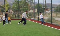 Okullar kapanınca çocuklar mahallelerindeki yeni sahayı doldurdu