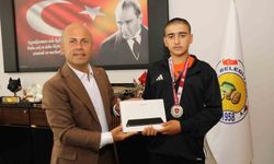 Olurlu genç pehlivana Başkan Ergün'den tam destek