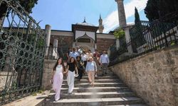Osmangazi'de gençler Tanpınar'ın izinde Bursa'yı yeniden tanıdı