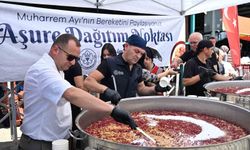 Perşembe Pazarı'nda 2 bin kişilik aşure ikramı